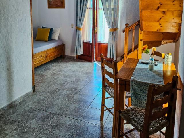 Bright Studio with Modern Bathroom & Terrace