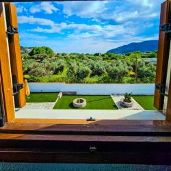 Spacious Loft Apartment with Private Balcony