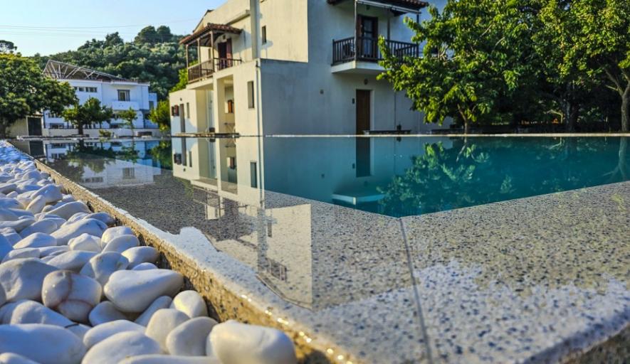 Teraszok és kültéri pihenőterek