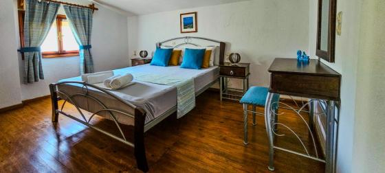 Two-Level Family Loft with Balcony