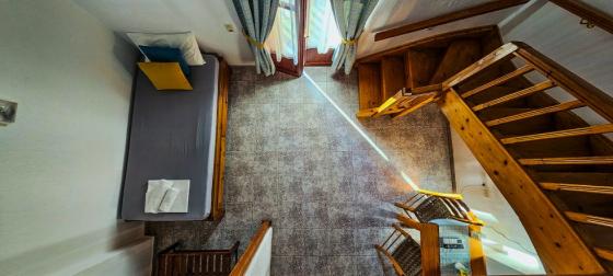 Bright Studio with Modern Bathroom & Terrace