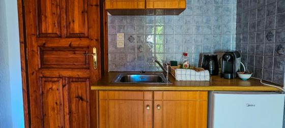 Bright Studio with Modern Bathroom & Terrace